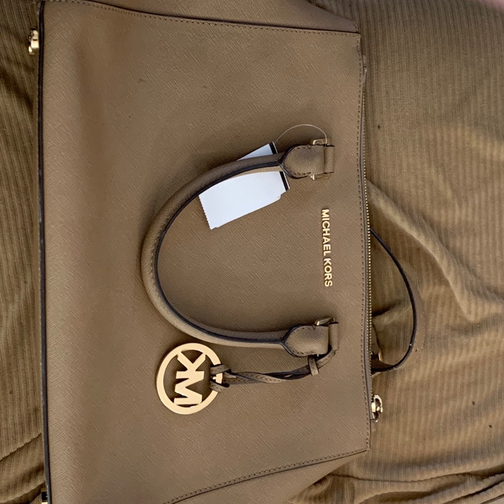 Michael Kors leather purse